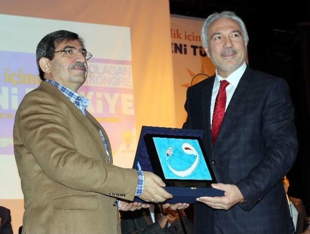 Bakan İdris G&uuml;ll&uuml;ce: "2015 Se&ccedil;imleri &Ccedil;ok &Ccedil;ok &Ouml;nemli"