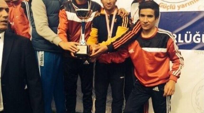 Gaziantep B&uuml;y&uuml;kşehir Belediyespor Atletizmde Birinci Oldu