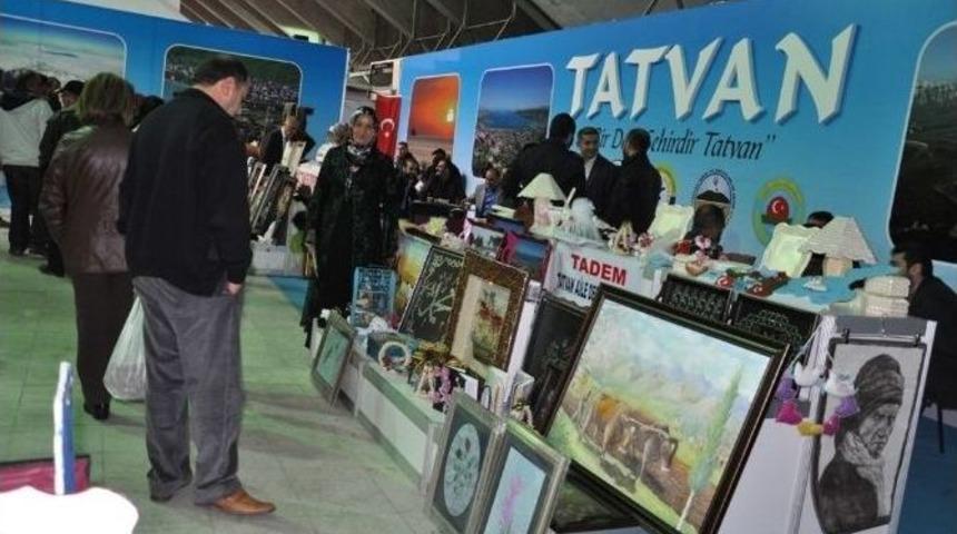 Kursiyerlerin El İşi &Uuml;r&uuml;nlerine Yoğun İlgi