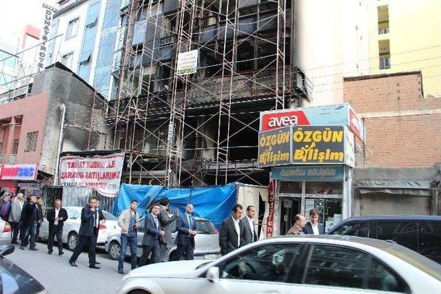 Kızıltepe&rsquo;de Olaylar Sırasında Yanan İş Yerlerine Ziyaret 2