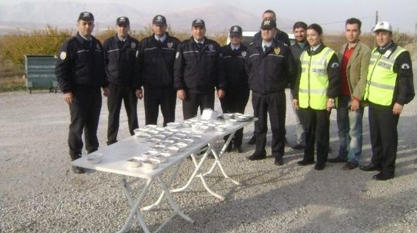 Trafik Ekiplerinden &ldquo;ceza Yeme, Aşure Ye&rdquo;