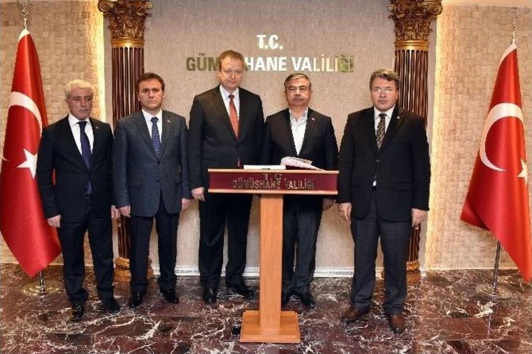 Milli Savunma Bakanı İsmet Yılmaz G&uuml;m&uuml;şhane&rsquo;de