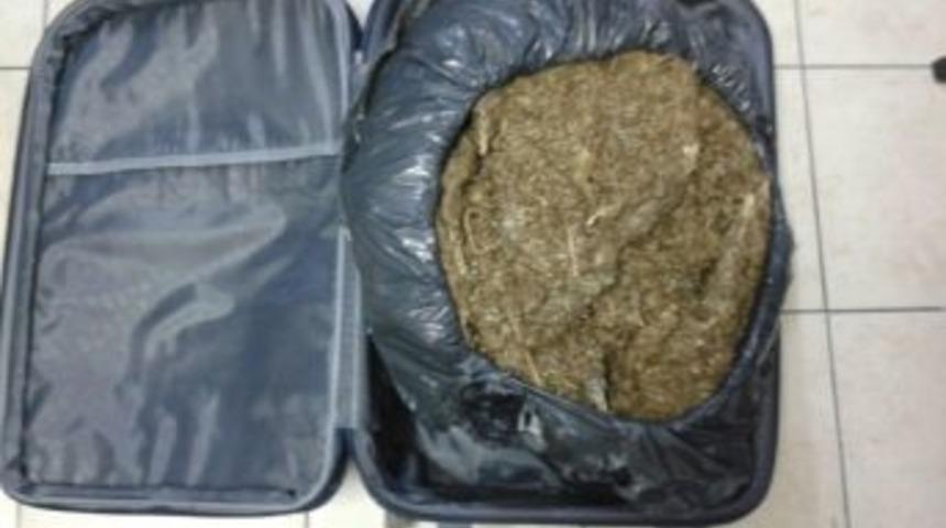 Jandarmadan Uyuşturucuya Su&ccedil;&uuml;st&uuml;