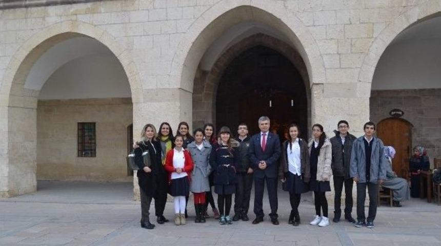 Komite &Uuml;yeleri Tarihi Yerleri Gezdi