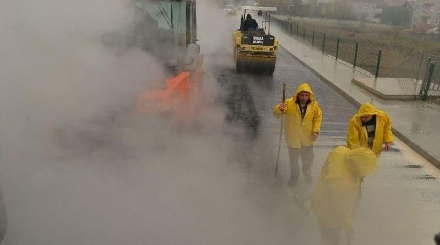 Erbaa&rsquo;da Bir G&uuml;nde 250 Ton Asfalt Serildi