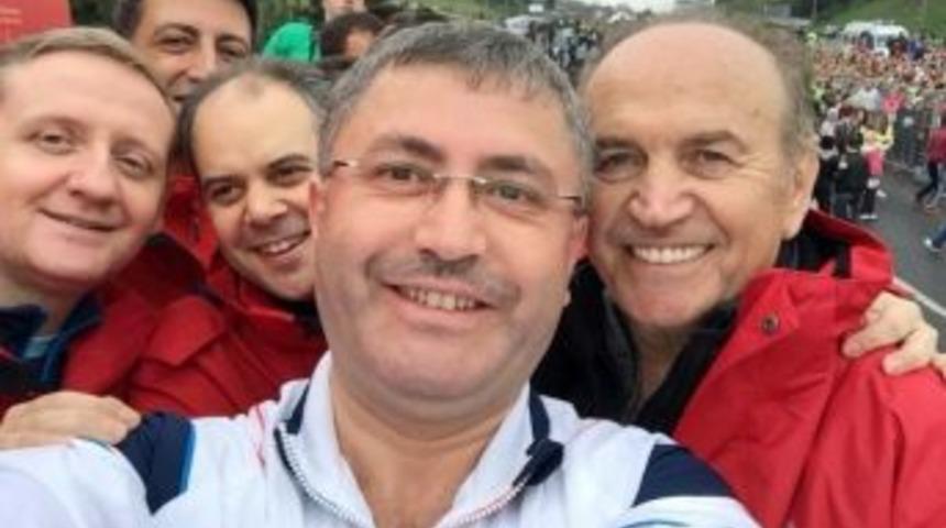 Maratonda Topbaş Ve T&uuml;rkmen&rsquo;den Selfie &Ccedil;ılgınlığı