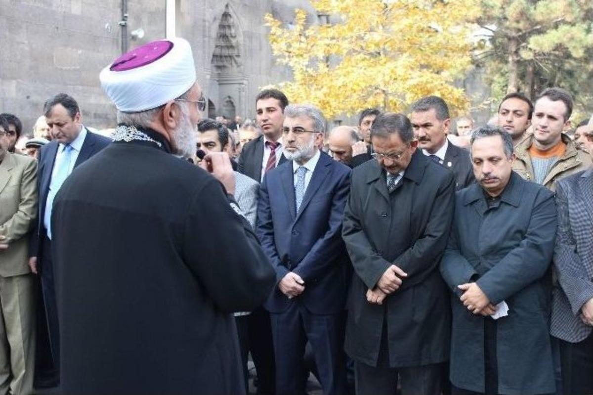 Seyit Taha Yal&ccedil;ın Bakan Yıldız&rsquo;ın Da Katıldığı Cenaze Namazı Sonrasında Toprağa Verildi