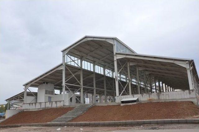 Tunceli&rsquo;de Halk Pazarı Ve Kapalı Otopark Tamamlandı 1