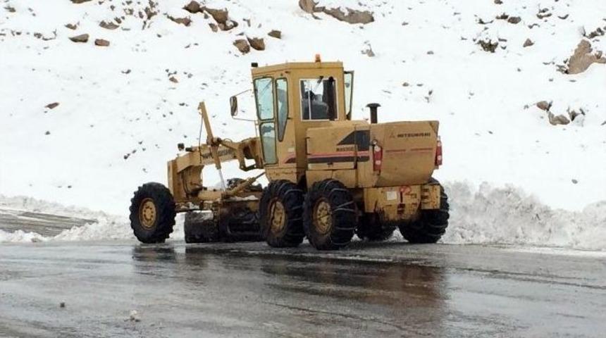 Van&rsquo;da Kar Yağışı
