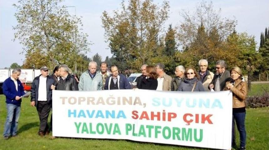 Yalovalı &Ccedil;evrecilerden K&ouml;pr&uuml;l&uuml; Kavşak Eylemi