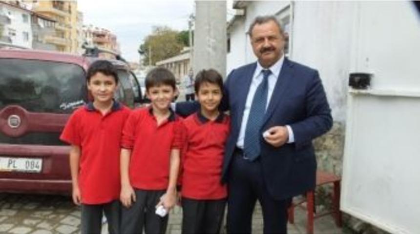 Direklerdeki Fanatik Yazıları Başkan S&ouml;kt&uuml;