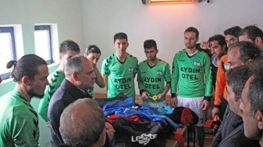 Yahyalı Belediye Başkanı Esat &Ouml;zt&uuml;rk&rsquo;ten Yahyalıspor&rsquo;a Tam Destek