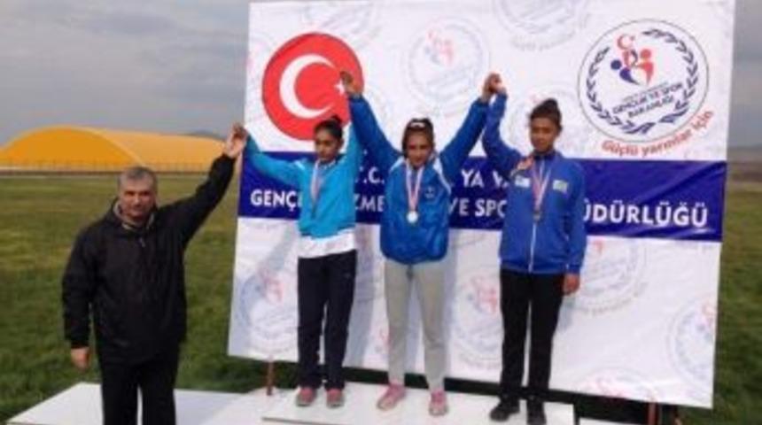 Kahtalı Atlet G&uuml;neydoğu Birincisi Oldu