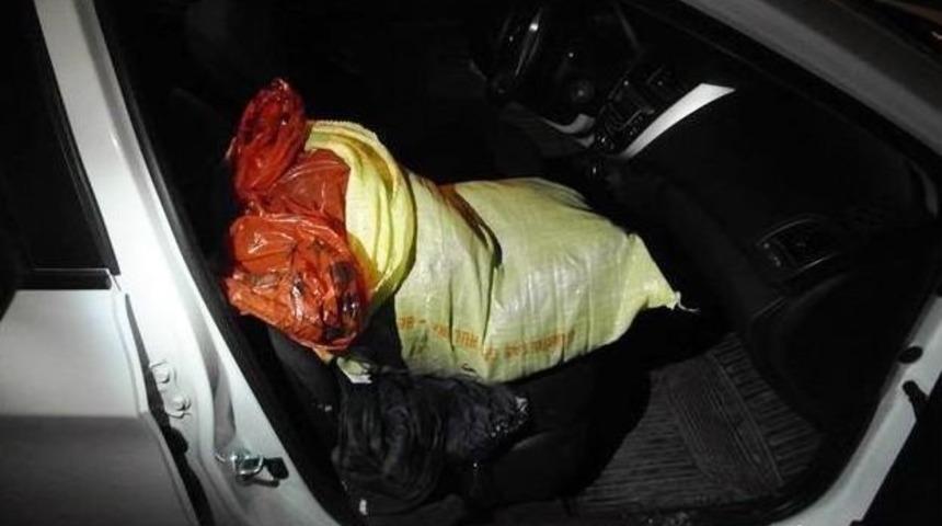 Elazığ&rsquo;da 4 Operasyonda 15 Kilogram Esrar, 13 Bin Paket Ka&ccedil;ak Sigara Ele Ge&ccedil;irildi