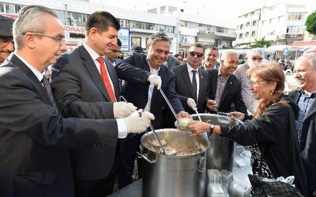 Muratpaşa 1 Ton Aşure Dağıttı 1