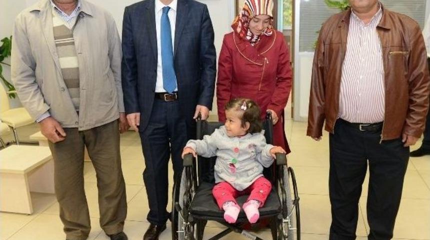 Belediye Başkanı Engelli Fatma G&uuml;l&rsquo;&uuml; Sevindirdi
