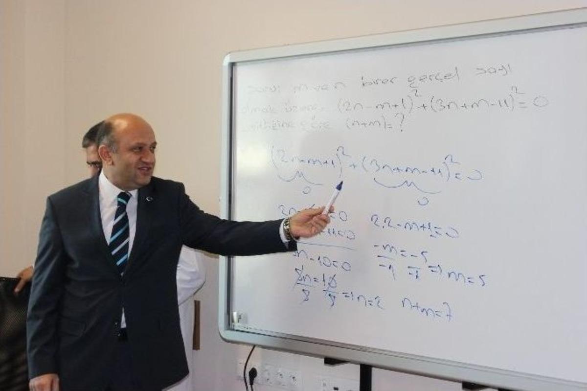 Bakan Işık &Ouml;ğrencilere Matematik Dersi Verdi