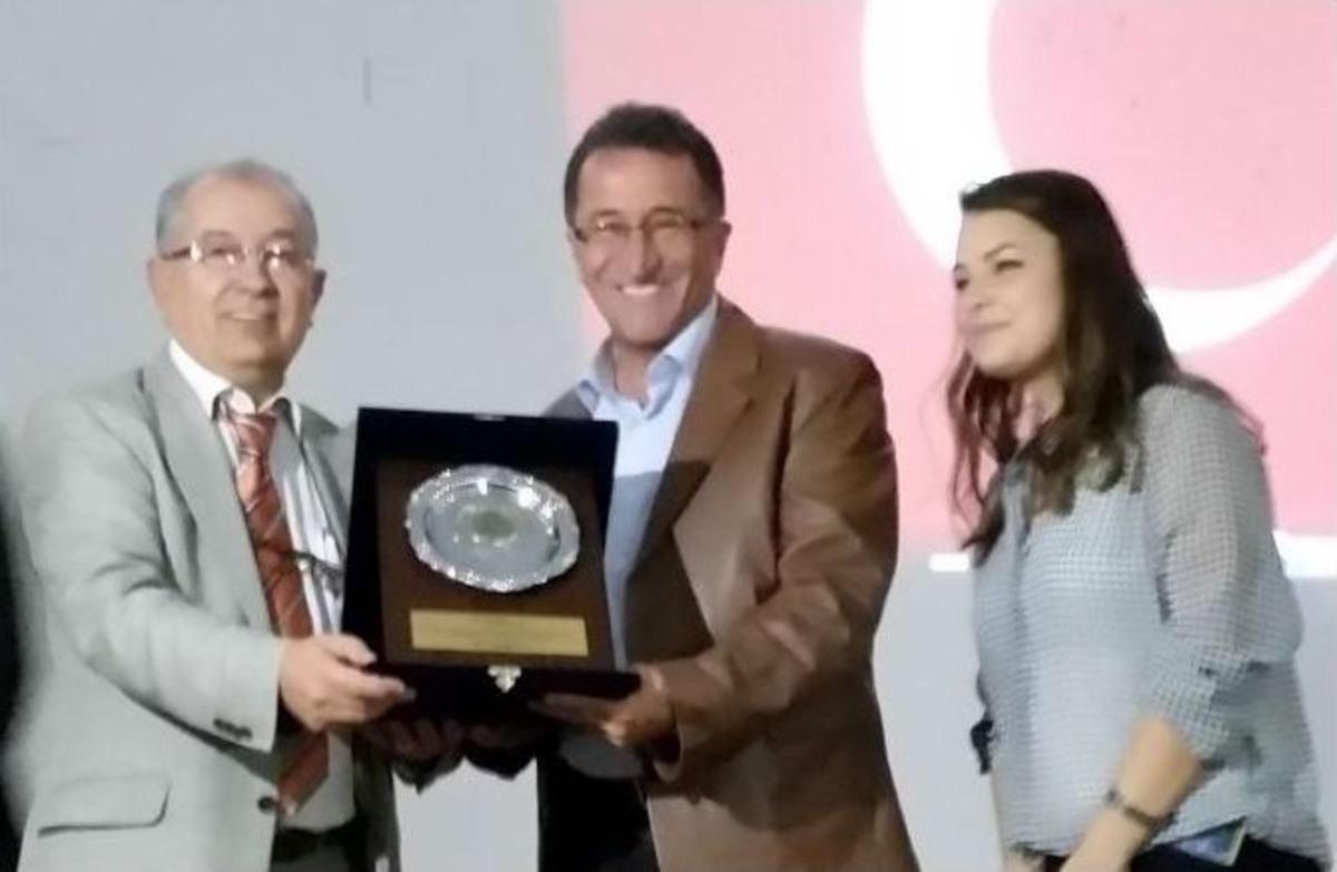 Edremit İşitme Engelliler Derneği&rsquo;nden "şaka &Ouml;d&uuml;lleri"