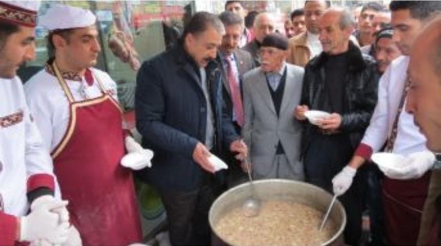 Bakkallar Odası Başkanından Esnaflara Aşure