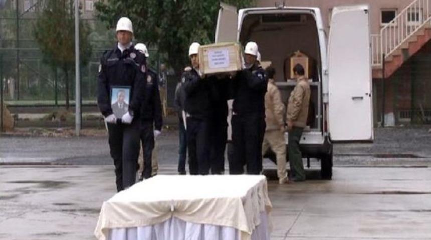 Diyarbakır&rsquo;da İntihar Eden Polis Memuru İ&ccedil;in T&ouml;ren D&uuml;zenlendi
