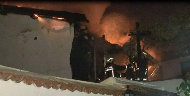 Başkent’te Tarihi Konakta Yangın 1