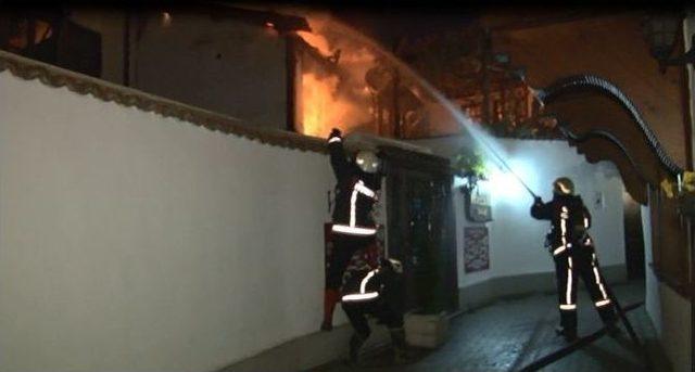 Başkent’te Tarihi Konakta Yangın 2