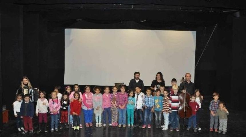 Belediyeden &Ccedil;ocuklar İ&ccedil;in M&uuml;zik Dinletisi