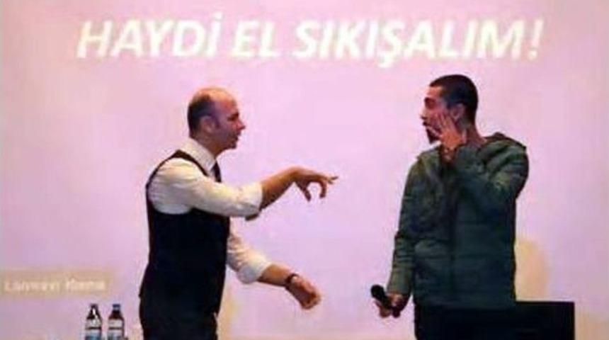 Cem &Ouml;ğretir, Ad&uuml; &Ouml;ğrencileriyle Buluştu&rlm;