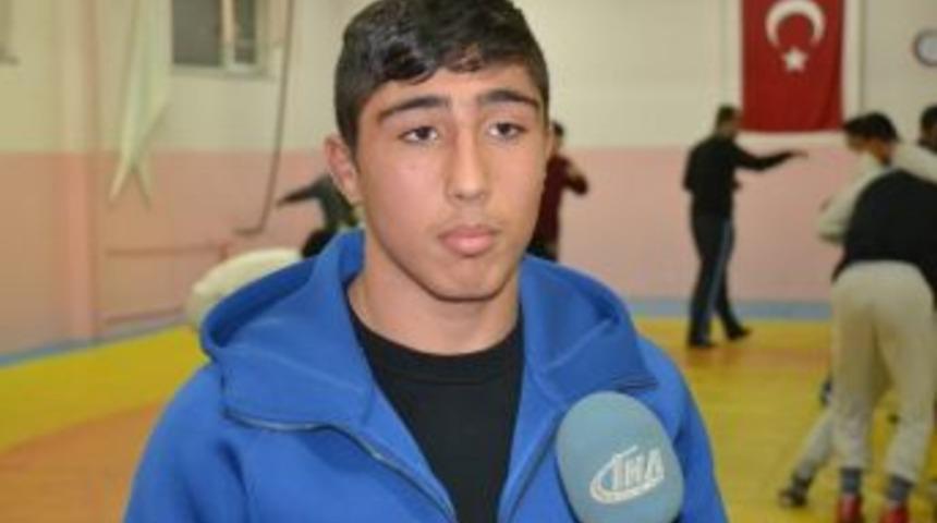Milli G&uuml;reş&ccedil;i Olimpiyatlara Katılmak İstiyor