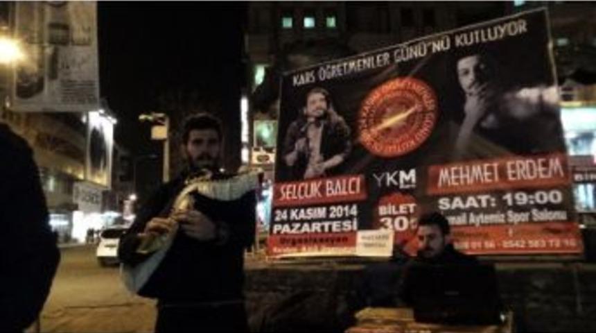 Sel&ccedil;uk Balcı&rsquo;nın Konser Biletleri Tulum Eşliğinde Satılıyor