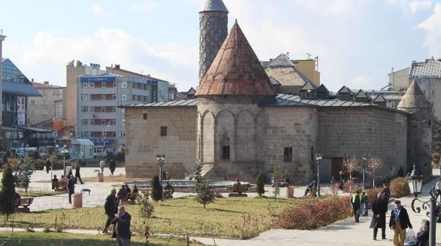 Erzurum&rsquo;da Pastırma Sıcakları Vatandaşları Sokağa D&ouml;kt&uuml;