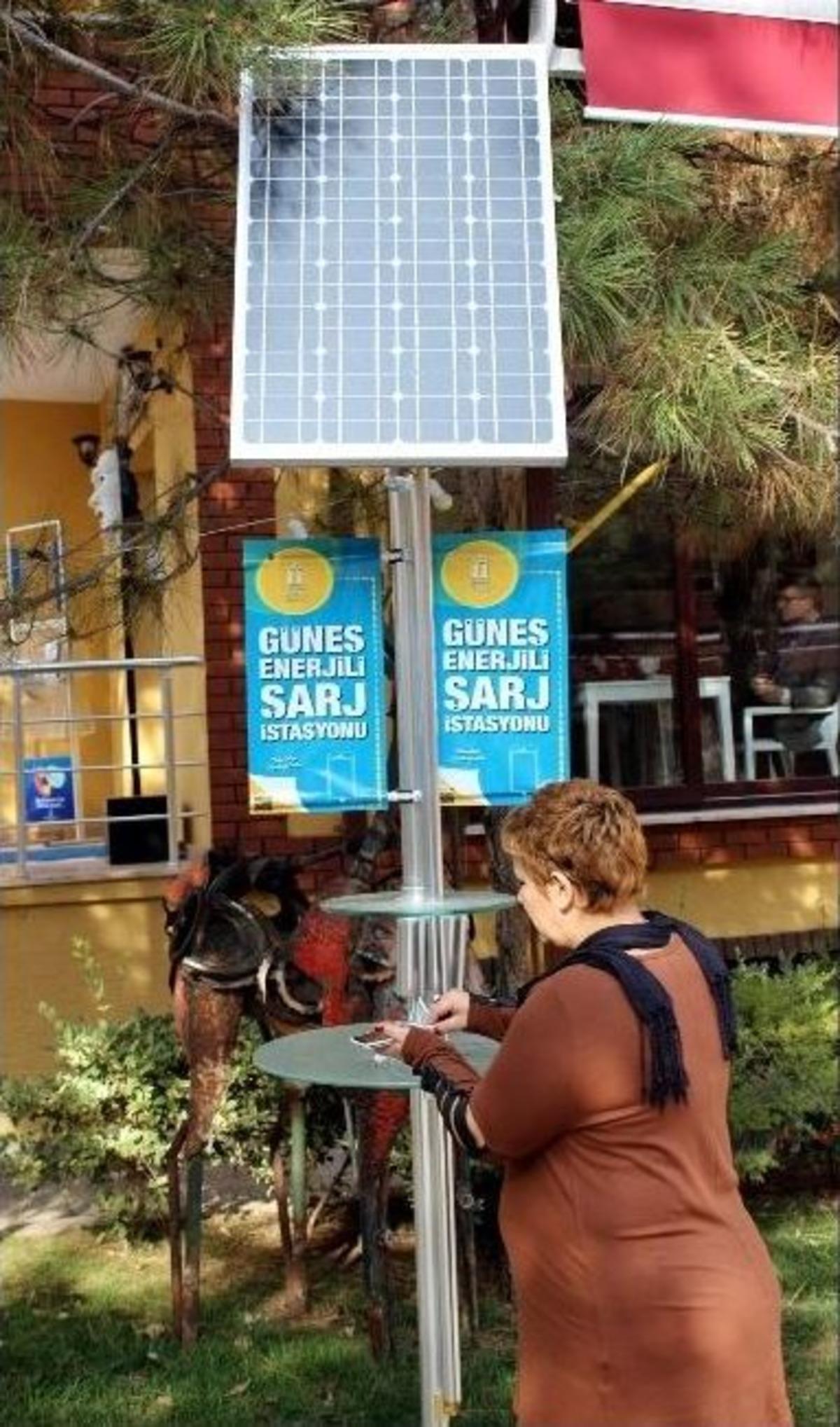 (&ouml;zel Haber) - Cep Telefonlarına G&uuml;neş Enerjisinden &Uuml;cretsiz Şarj