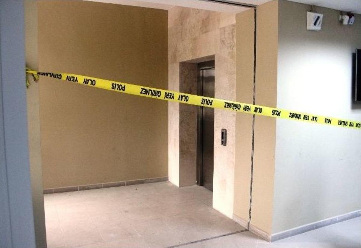 Lisede Asans&ouml;r Koptu: 7 &Ouml;ğrenci Yaralı