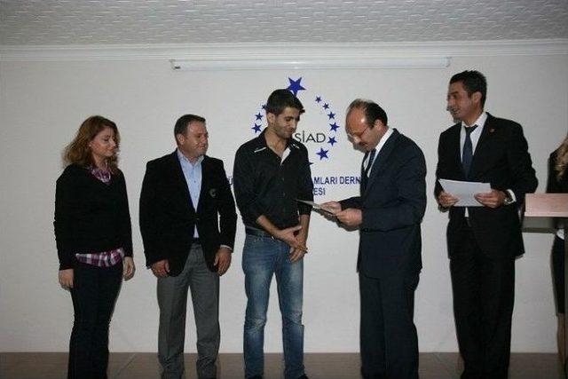 Girişimcilik Kursunu Tamamlayanlara Sertifika 1