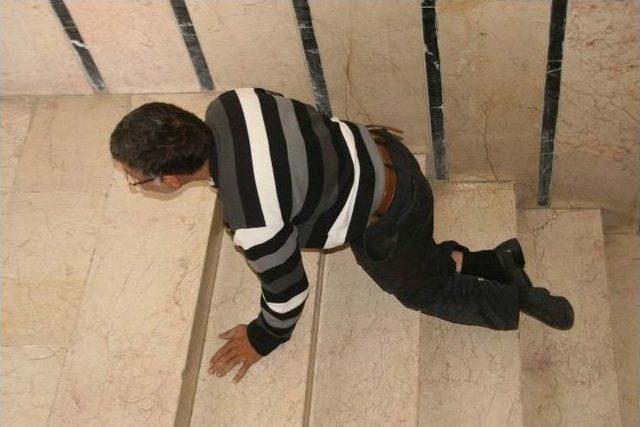 Yozgat’ta Kamu Binalarında Asansör Bulunmaması Engelli Vatandaşlara Zor Anlar Yaşatıyor 1
