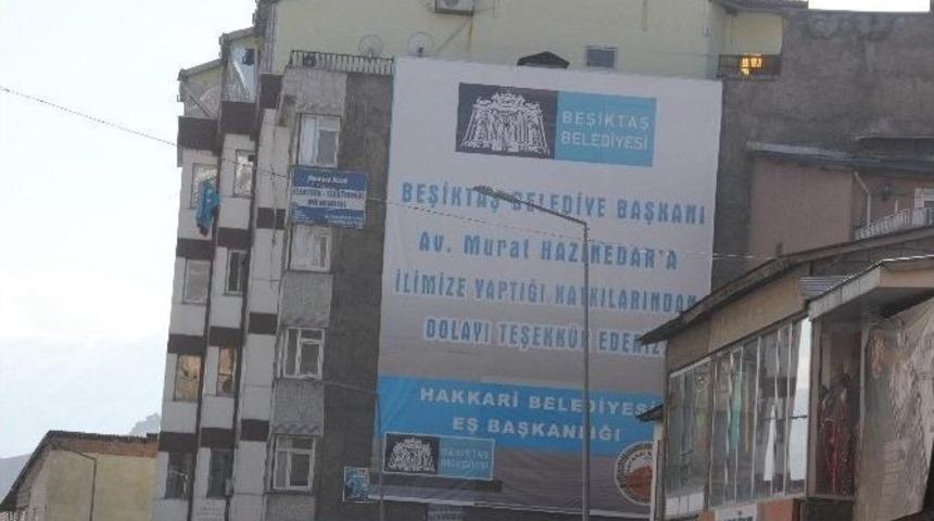 Beşiktaş Belediyesi&rsquo;ne Dev Pankartlı Teşekk&uuml;r