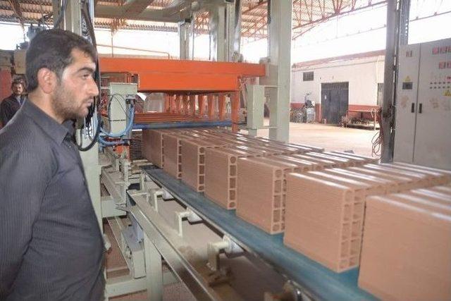 Tuğla Fabrikası Yeni Geçim Kapısı Oldu