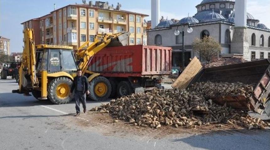 Sorgun&rsquo;da Pancar Y&uuml;kl&uuml; R&ouml;mork Devrildi