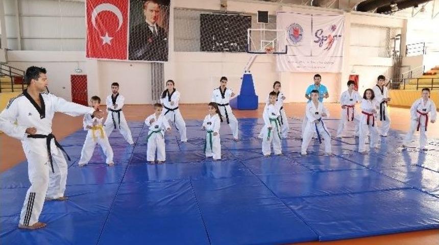 Kağıthane&rsquo;de Kış Spor Okulları Başlıyor