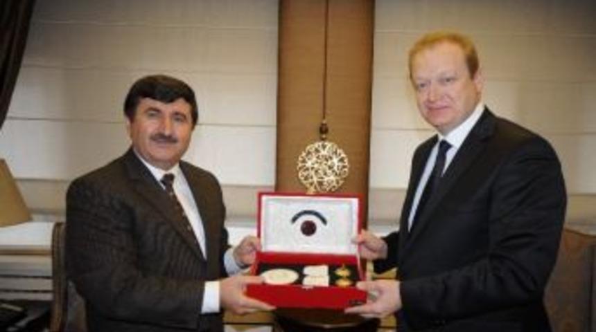 G&uuml;m&uuml;şhane Valisi Y&uuml;cel Yavuz&rsquo;dan, Trabzon Valisi Abdil Celil &Ouml;z&rsquo;e Ziyaret