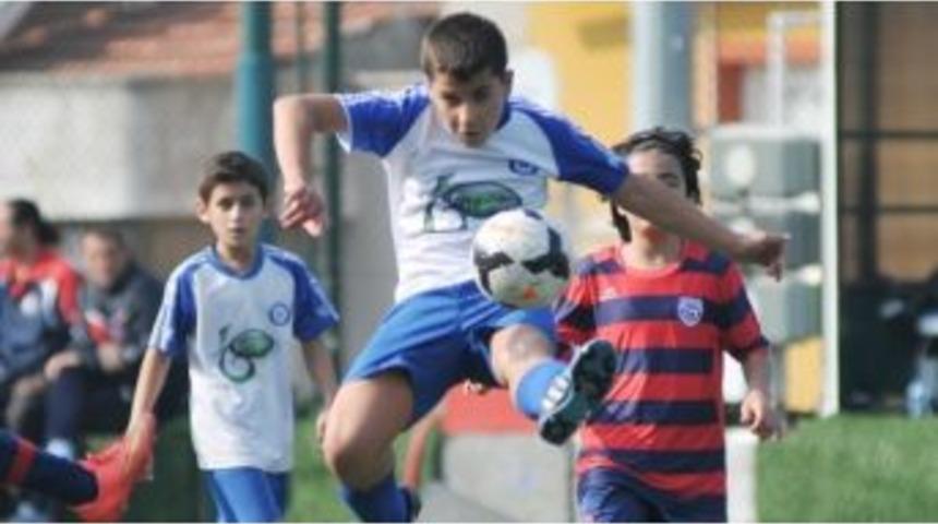 Yıldızspor Altyapısı Boş Ge&ccedil;miyor