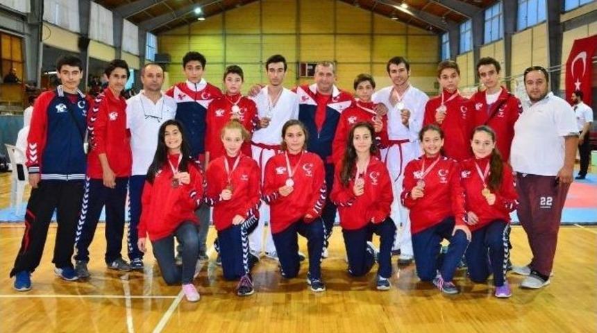 Bodrum&rsquo;a 23 Madalya İle D&ouml;nd&uuml;ler