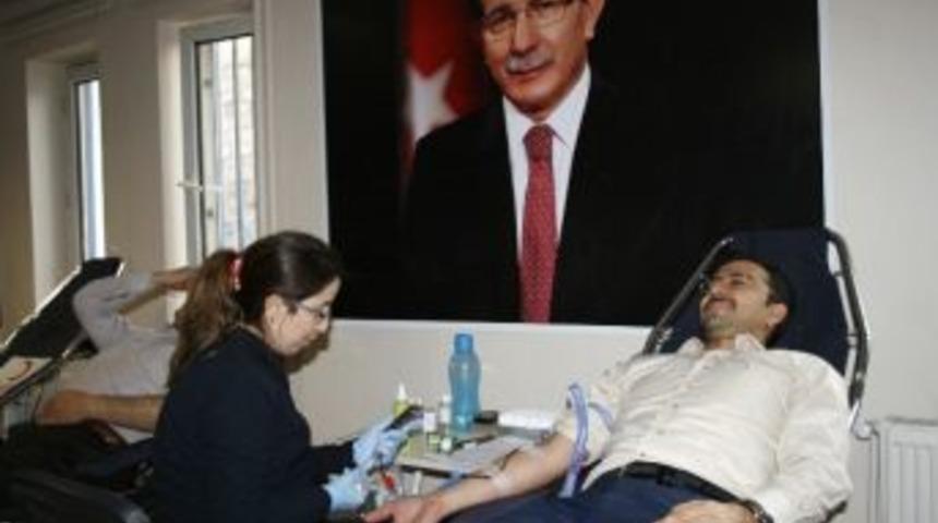Ak Parti Gen&ccedil;lik Kolları Başkanlığı Tarafından Kan Bağışı Kampanyası D&uuml;zenlendi