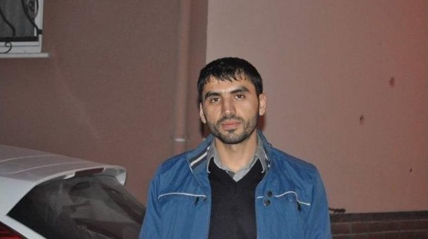 Komşuları Şehit Eşini Bekliyor