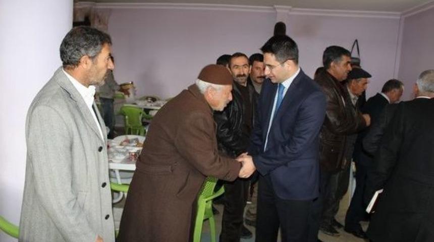 &Ouml;zalp İl&ccedil;e Kaymakamı &Ccedil;i&ccedil;ek&rsquo;in Taziye Ziyareti