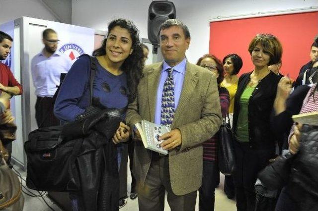 Prof. Dr. &Uuml;st&uuml;n D&ouml;kmen, İzmir &Uuml;niversitesi &Ouml;ğrencileriyle Buluştu 1
