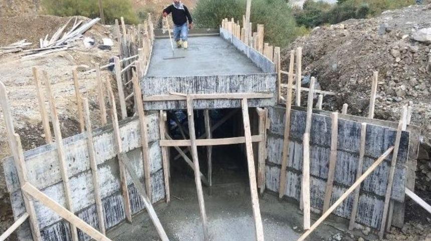 Kulp Belediyesi Menfez &Ccedil;alışmalarına Başladı