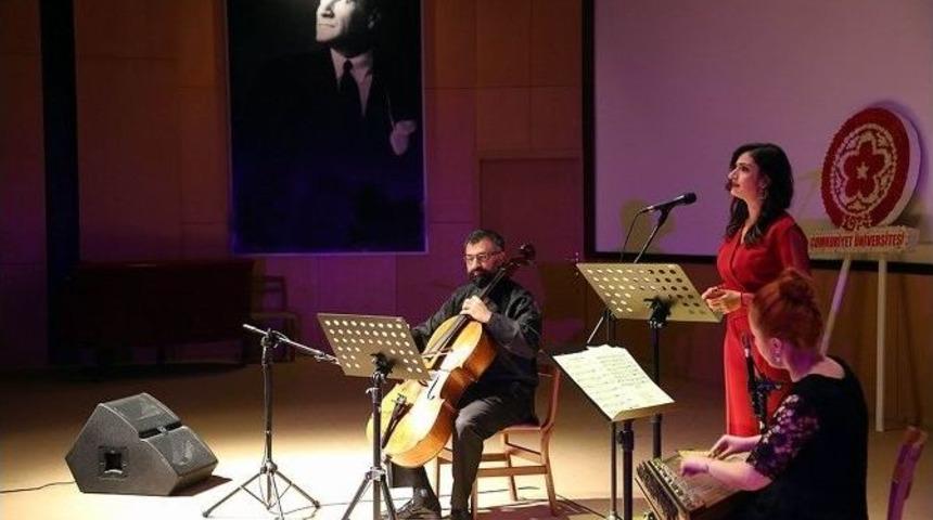 Cumhuriyet &Uuml;niversitesi&rsquo;nde Sanat&ccedil;ı Yaprak Sayar Konser Verdi