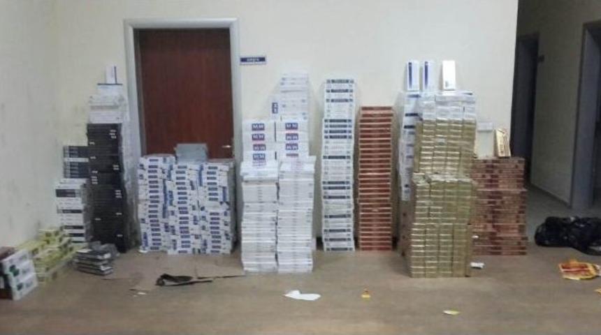 Bağcılar&rsquo;da 20 Bin Paket Ka&ccedil;ak Sigara Ele Ge&ccedil;irildi