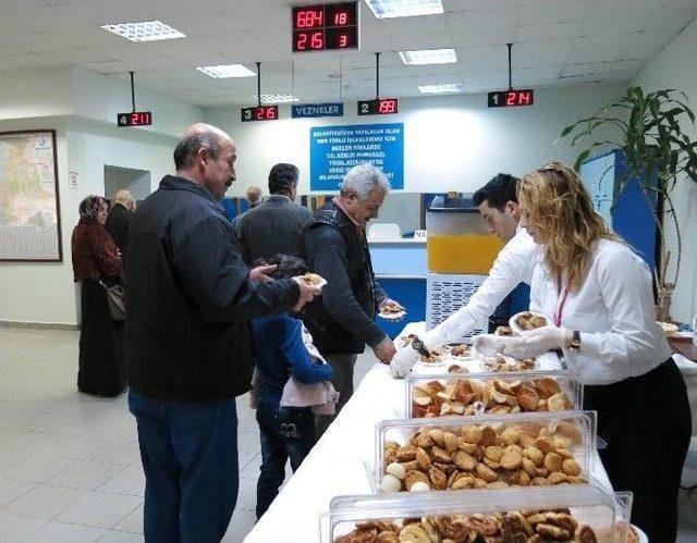 Bağcılar’da Vergisini Ödeyene Açık Büfe Yiyecek İkramı